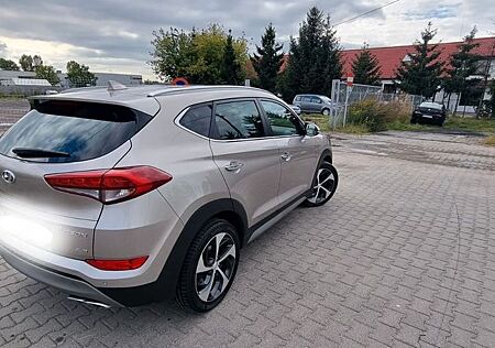 Hyundai Tucson 2.0 CRDi Auto Premium 4WD Premium