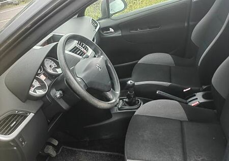 Peugeot 207 Filou 95 VTi Filou