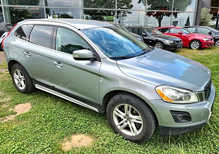Volvo XC 60 XC60 2.4d AWD"R-DESIGN"NAVI/LEDER/XENON/CAMERA