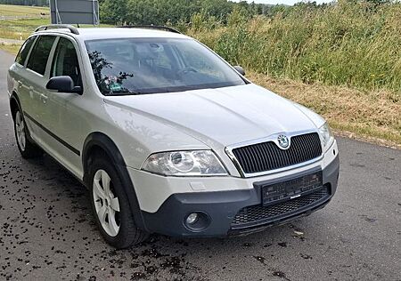 Skoda Octavia Combi 2.0 FSI 4x4 Scout