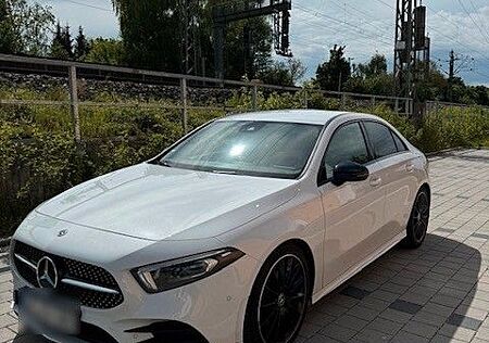 Mercedes-Benz A 250 Lim AMG-Line + Junge Sterne Garantie
