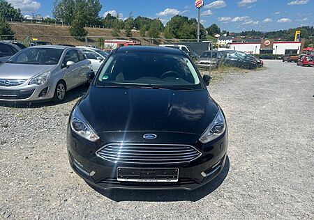 Ford Focus Turnier Titanium /Xenon /Navi
