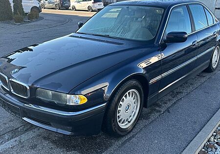 BMW 728i - E38 Schalter mit sehr guter Ausstattung