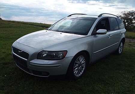 Volvo V50 2.4i Momentum Echtleder 5-Zylinder 170 PS