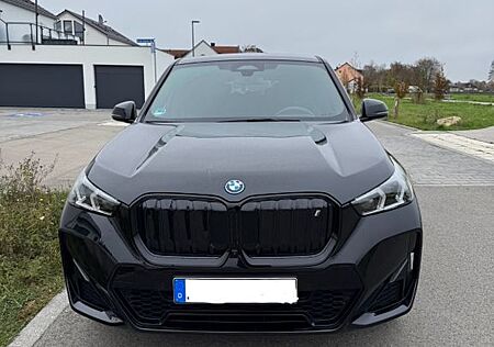 BMW iX1 xDrive30 M-Sport AHK 360° ParkAssi SHZ LED