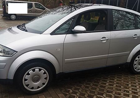 Audi A2 aus 1.HAND nur 140tkm TÜV NEU 11.27 KLIMA