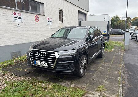 Audi Q7 3.0 TDI S Line quattro tiptronic