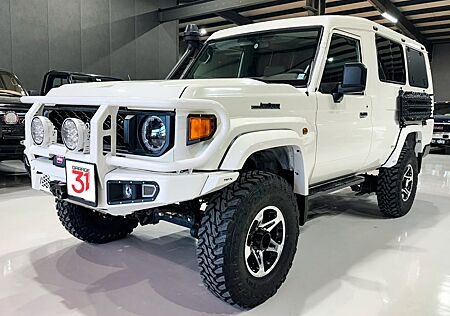 Toyota Land Cruiser - GRJ78