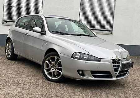 Alfa Romeo 147 Alfa 2.0 16V TS Distinctive *TÜV Neu/2.Hand*