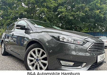 Ford Focus Turnier Titanium 2 Hand+Wenig Km+Tüv/Au