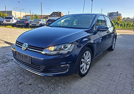 VW Golf Volkswagen VII Highline BMT+Navi+Xenon Alcantar+Kamera