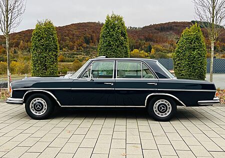 Mercedes-Benz 280 SE