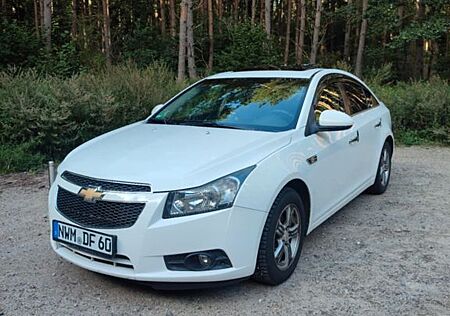 Chevrolet Cruze gebraucht kaufen Chevrolet Cruze 1.6 LS Mit neuem TÜV bis 10.2027
