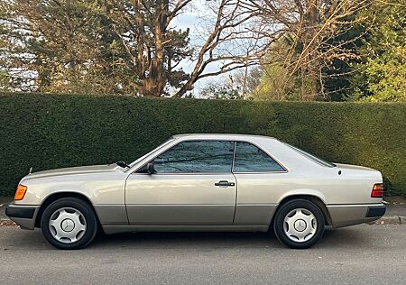 Mercedes-Benz 230