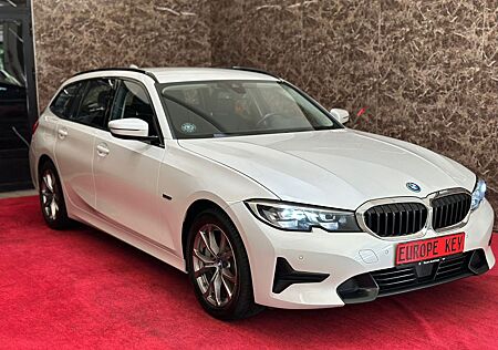 BMW 330e Touring SPORT LINE M LED ACC AHK