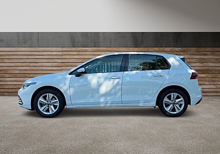 VW Golf Volkswagen VIII Lim. Life/2,0 TDI SCR