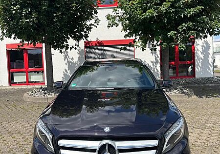 Mercedes-Benz GLA 200 AMG Line AMG Line