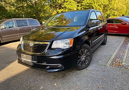 Lancia Voyager 2.8 D Navi.R.kamera.DVD.Aut.Kom .Zugang