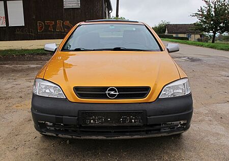 Opel Astra Coupé 2.2 16V -