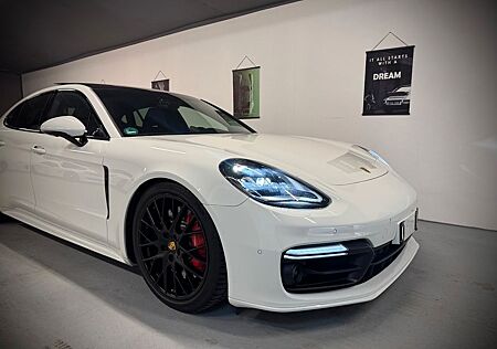 Porsche Panamera Turbo