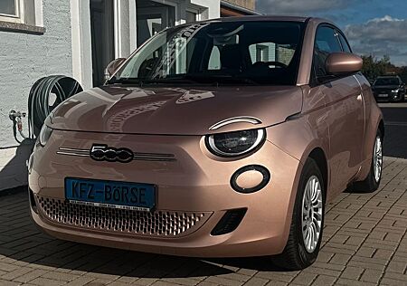 Fiat 500E *Große Batterie*Carplay*Schnellladefunktion