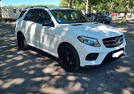 Mercedes-Benz GLE 350 d 4MATIC -AMG Line-360 Kamera -Night Pac