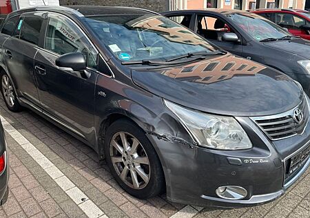 Toyota Avensis gebraucht kaufen Toyota Avensis Combi Executive 2.2 Automatik