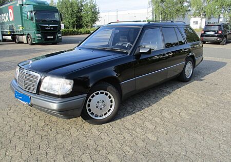 Mercedes-Benz 220