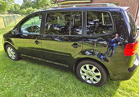 VW Touran Volkswagen 2.0 TDI_ CUP Comfortl._7-Sitze_Scheckheft