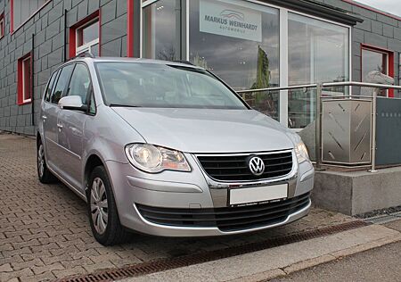 VW Touran Volkswagen 1.6Ltr. Benziner 7 Sitzer