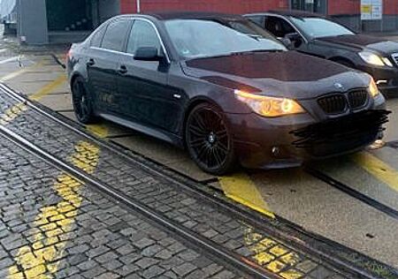 BMW 525 5er E60 Vollausstattung Top Zustand