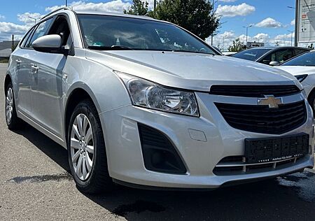 Chevrolet Cruze Station Wagon LS+