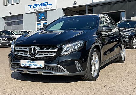 Mercedes-Benz GLA 180 *S-HEFT**8xFACH*NAVI*AHK*PDC*TEILLEDER**