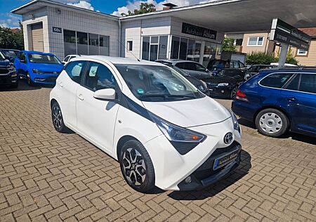 Toyota Aygo (X) Aygo -play connect Kamera 8-Fach LED