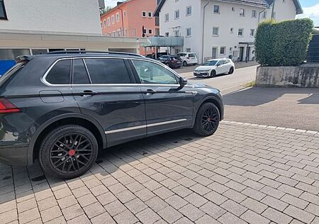 VW Tiguan Volkswagen 2.0 TDI SCR DSG BMT 4MOTION Comfortli...