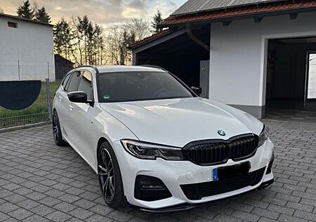 BMW 320d xDrive Touring M Paket / Laser / Head Up