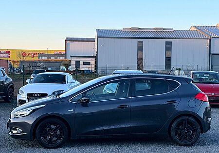 Kia Cee'd Ceed 1.6i Dream Team Kamera
