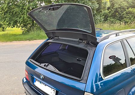 BMW 320i touring -