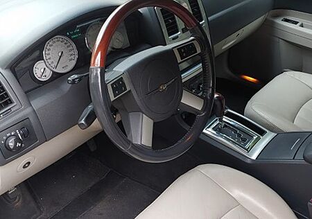 Chrysler 300C Touring 3.0 CRD Autom. -