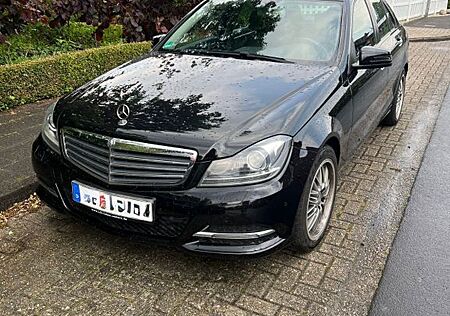 Mercedes-Benz C 220 CDI ELEGANCE Aut. ELEGANCE Xenon AHK