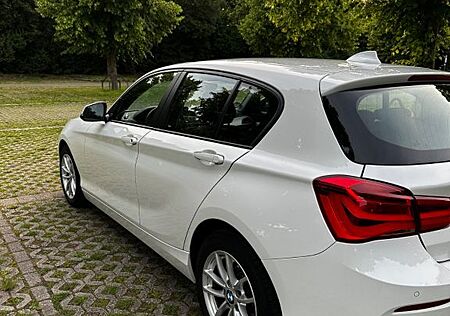 BMW 116i LED | Sitzheizung | Lenkradheizung | ..