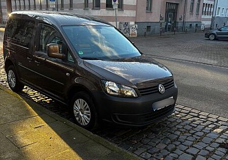 VW Caddy Volkswagen 1,2TSI - 5-Sitzer/Rollstuhlumbau