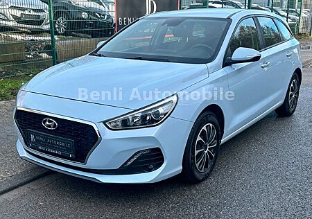 Hyundai i30 cw Trend/NAVI/KAMERA/SHZ/TMP/MULTI/SCHECKHFT