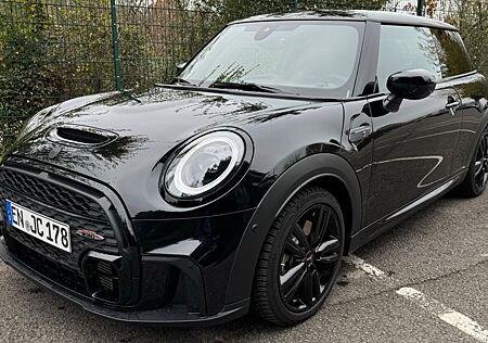 Mini Cooper S - JCW Paket - Werksgarantie 11.2026