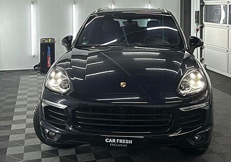 Porsche Cayenne SD/PANO/AHK/20ZRS/4ZONEN/STANDHEIZUNG