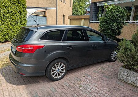 Ford Focus Kombilimusine 1.5 TDCi 88kW Titanium