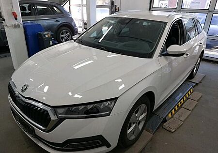 Skoda Octavia Combi 2.0 TDI STYLE AHK NAVI PDC SITZHZG