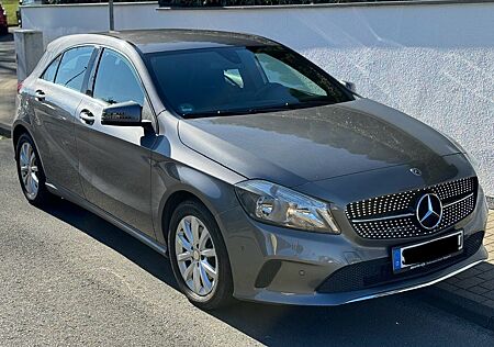 Mercedes-Benz A 220 URBAN-LINE*4MATIC*AUTOMATIK*LEDER*NAVI*