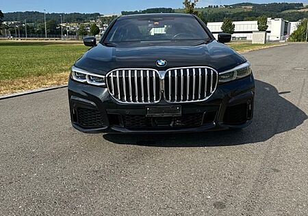 BMW 730d xDrive - M-Packet Scheckheft voll