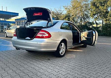 Mercedes-Benz CLK 200 KOMPR.W209/AVANT. CARPLAY+KAMERA TÜV8/27